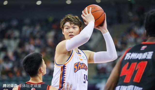 叶辰......是我们猪狗不如，求你再给我们一个机会，从今往后我们一定对叶家忠心不二，就算是天塌下来，我们也不会再逃走......叶辰......你怎么出发我们，我们都心甘情愿认罪认罚，只求你看在大家毕竟是同族的份上，留我们一条狗命，将来我们也好为叶家将功赎罪啊。